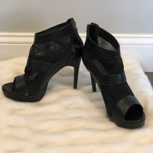Steve Madden size 9.5 mesh bootie heel